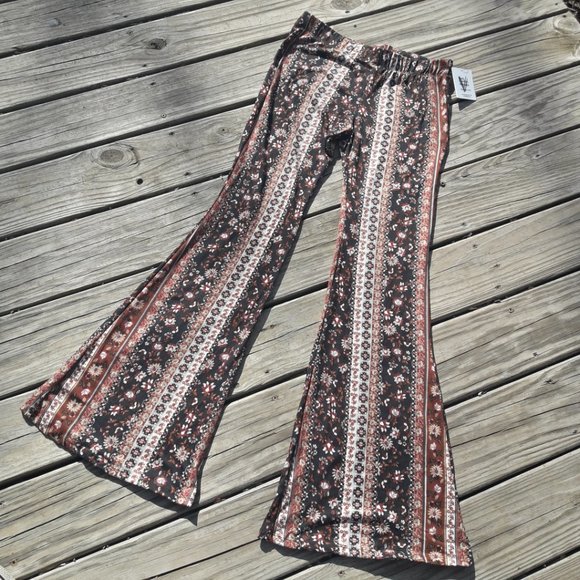 Bell Bottom Leggings Flared Leg Yoga Pants Athleisure Wear NEW with Tags - Picture 8 of 14